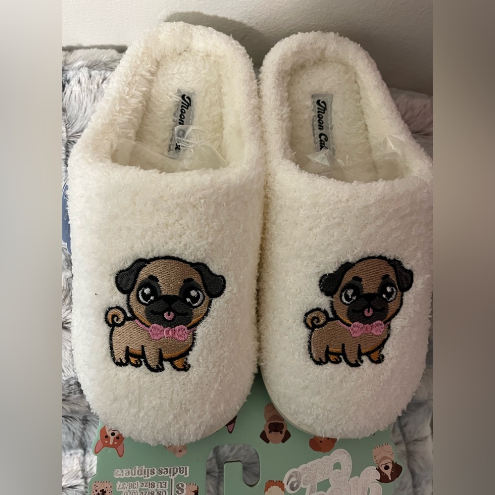 Ladies Moon cake Ivory Fuzzy Slippers with Pug Design